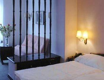 Hotel Athmos 4*