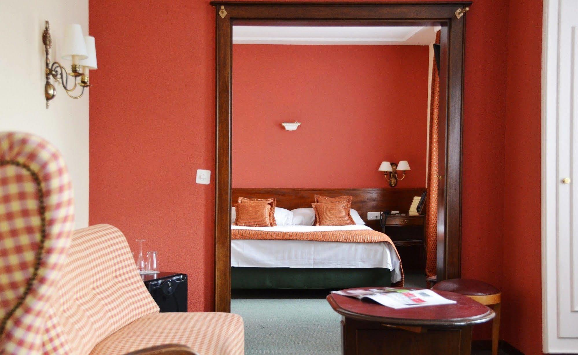 Athmos Hotel