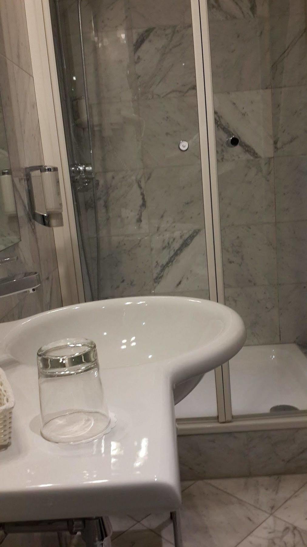 Athmos Hotel