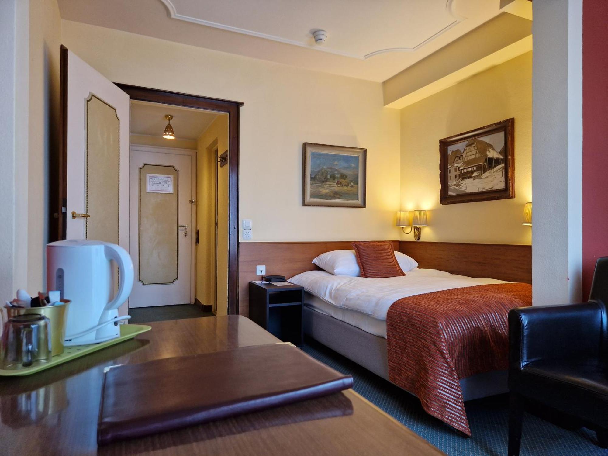 Athmos Hotel 4*